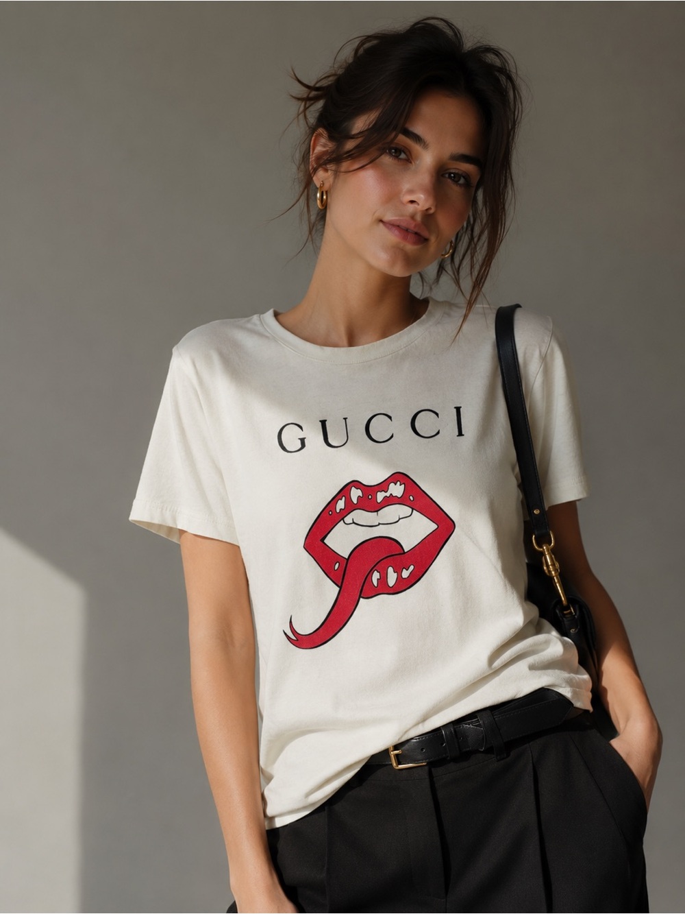 Gucci 2019 Graphic Logo T-Shirt Cream Red Lips Tongue Print Women’s M Designer